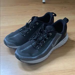 Nike React Shield Running Shoe Waterprf Women 6.5